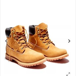 Timberland Womens Premium 6 inch boots - size 6